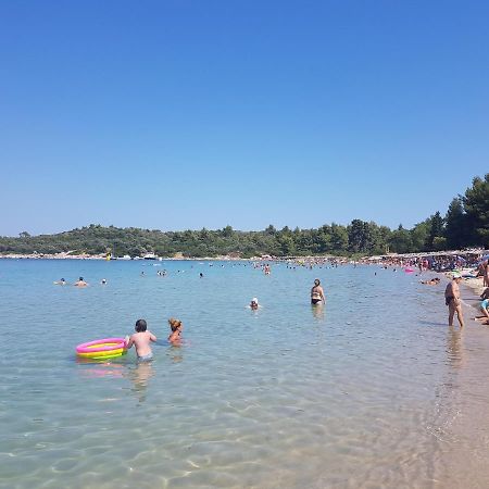 Kyrana Apartments Paliouri Bagian luar foto