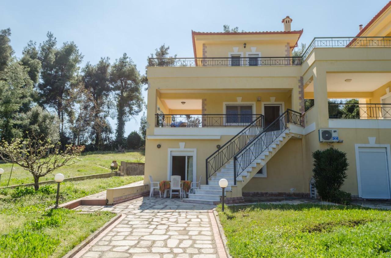 Kyrana Apartments Paliouri Bagian luar foto
