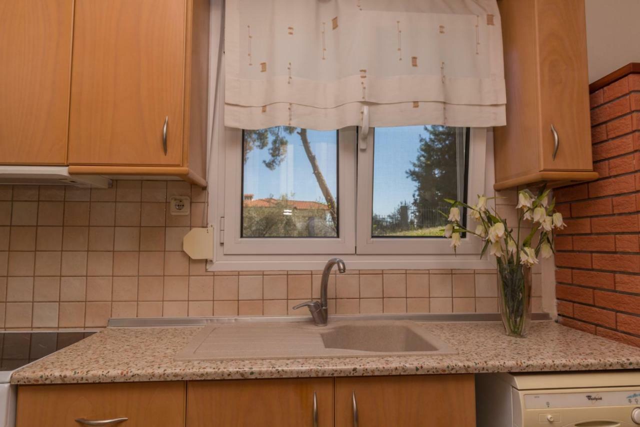Kyrana Apartments Paliouri Bagian luar foto
