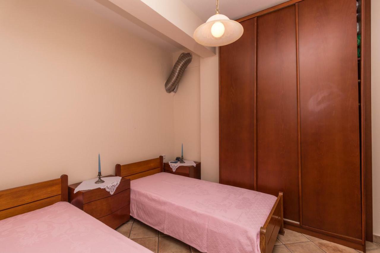 Kyrana Apartments Paliouri Bagian luar foto