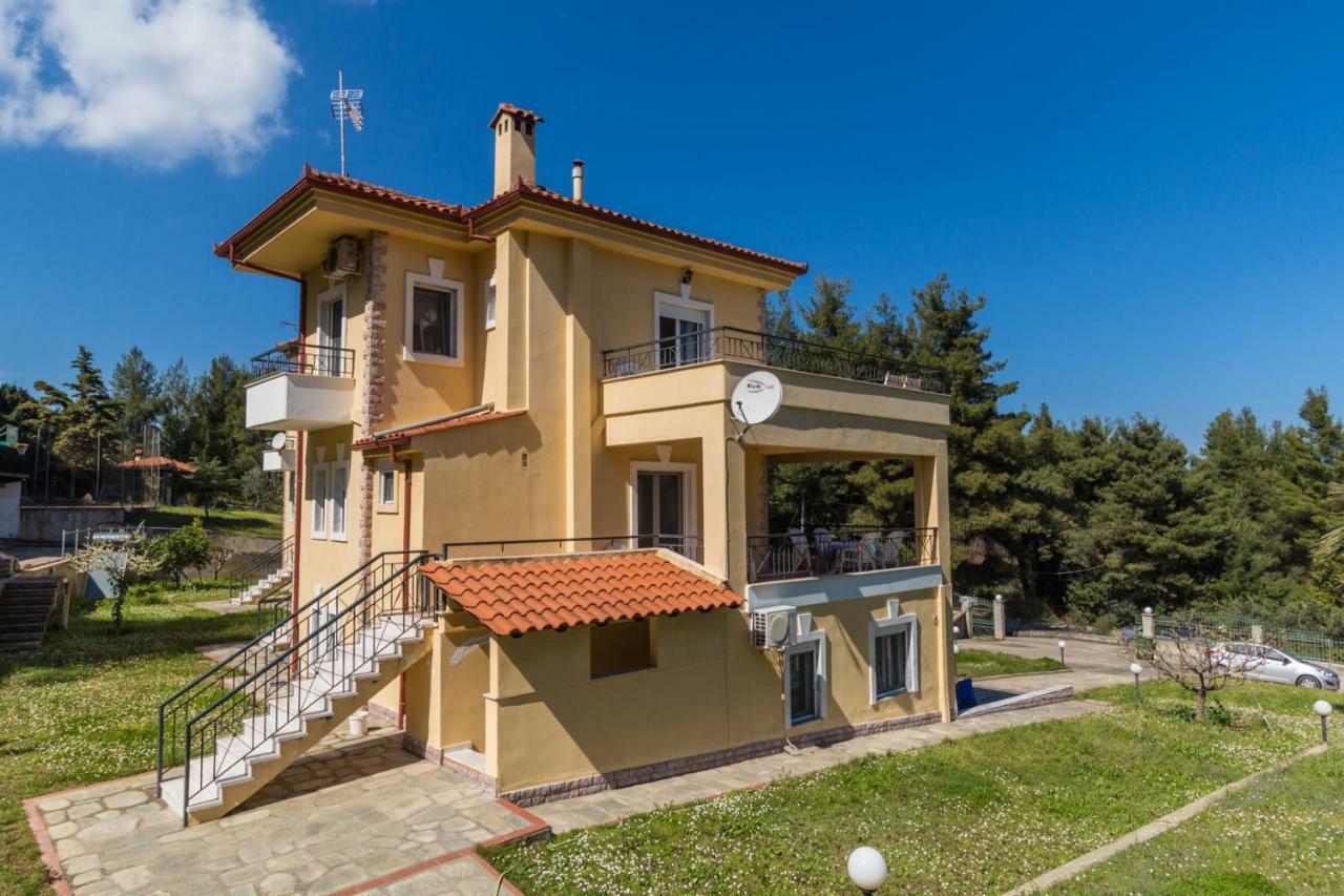 Kyrana Apartments Paliouri Bagian luar foto