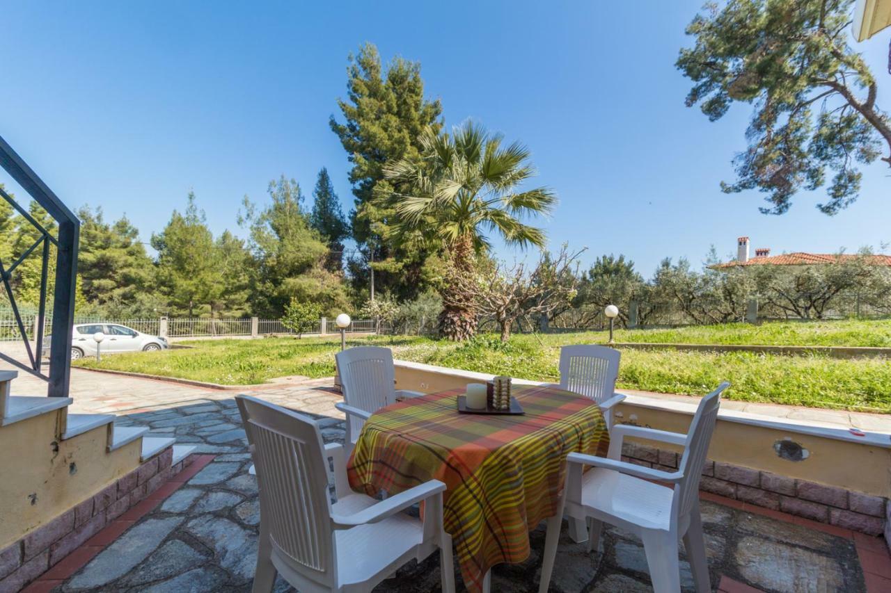 Kyrana Apartments Paliouri Bagian luar foto