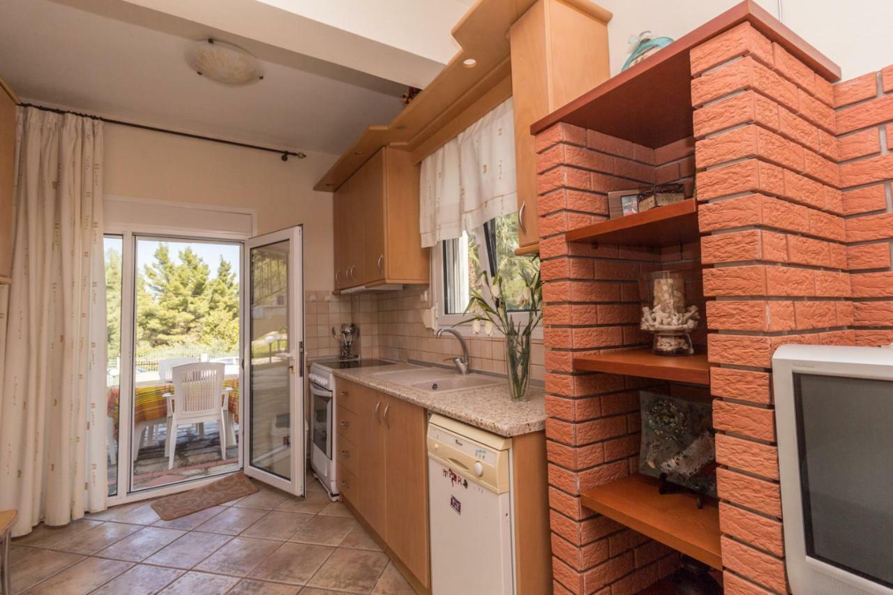 Kyrana Apartments Paliouri Bagian luar foto